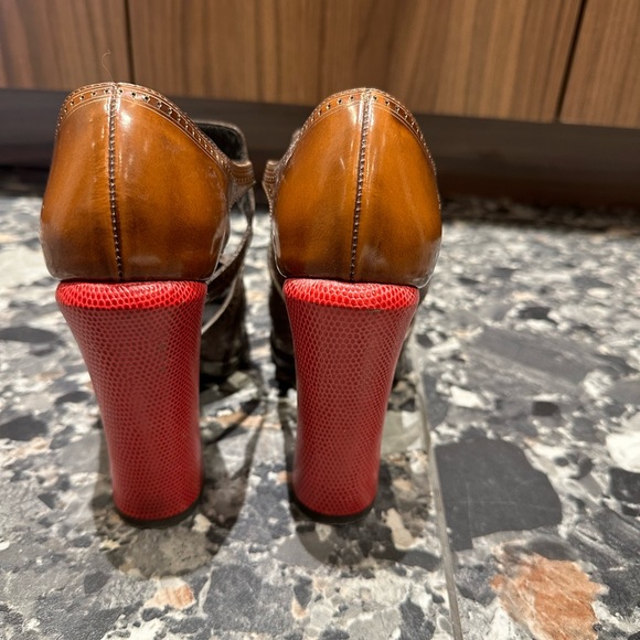 Fendi 4”heels, size 38. Made in Italy - Picture 3 of 6